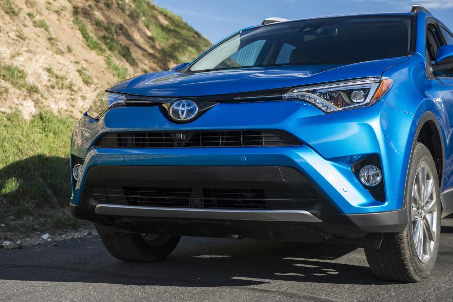  Toyota RAV4 Hybrid 2015 года  (US) (фото 23 из 51)